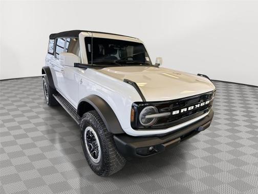 2023 Ford Bronco OUTER BANKS ADVANCED