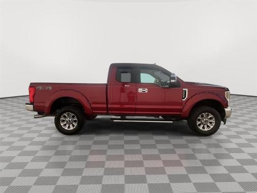 RUBY RED METALLIC 2019 Ford F-250 LARIAT