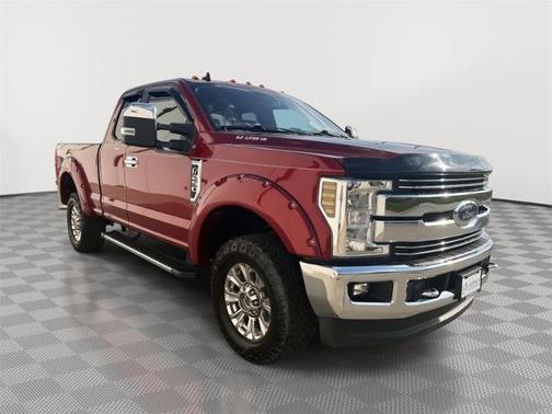 RUBY RED METALLIC 2019 Ford F-250 LARIAT