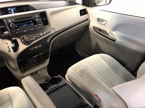 2013 Toyota Sienna LE