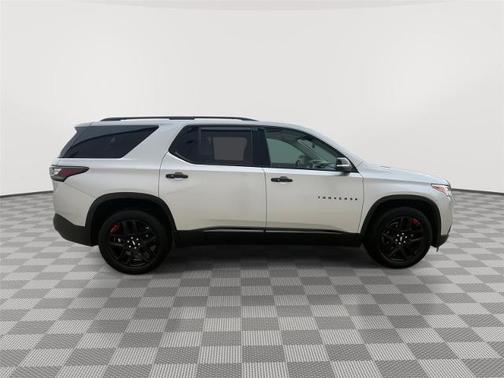 Silver Ice Metallic 2021 Chevrolet Traverse PREMIER