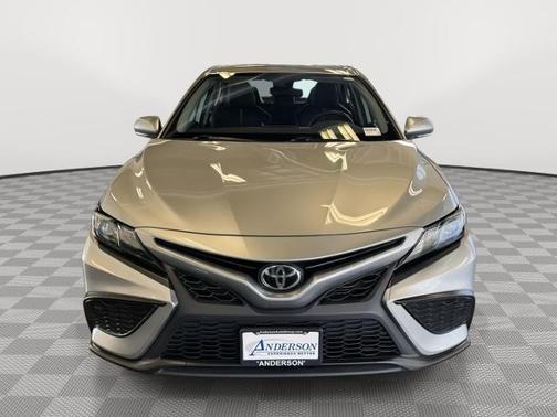 Celestial Silver Metallic 2022 Toyota Camry SE