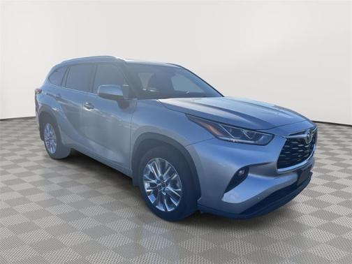 2022 Toyota Highlander LIMITED