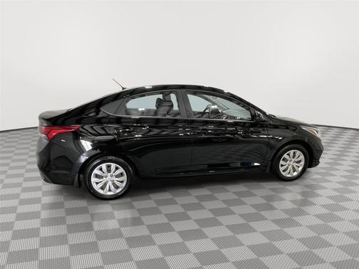 2020 Hyundai Accent SE