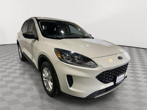 STAR WHITE METALLIC TRI-COA 2022 Ford Escape SE