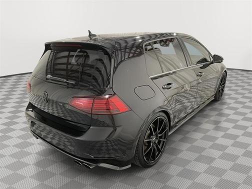 2018 Volkswagen Golf R 2.0T W/DCC & NAVIGATION