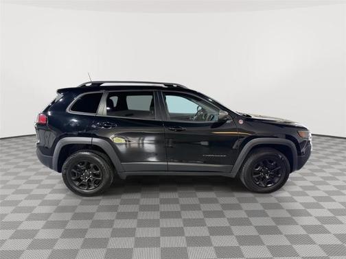 Diamond Black 2019 Jeep Cherokee TRAILHAWK