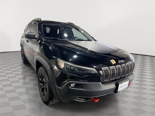Diamond Black 2019 Jeep Cherokee TRAILHAWK
