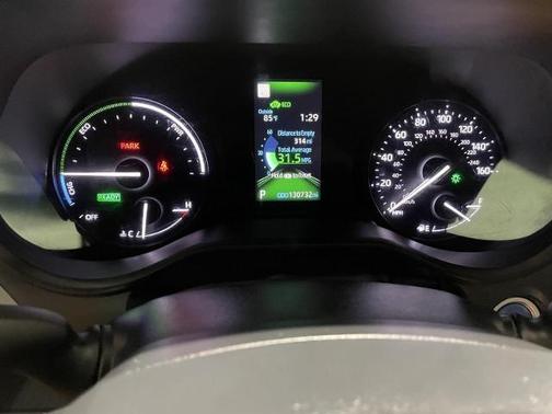 2021 Toyota Sienna LE 8 PASSENGER