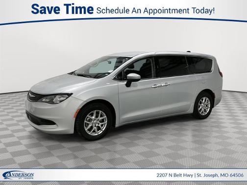 2022 Chrysler Voyager LX