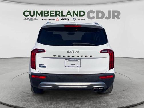 Glacial White Pearl 2022 Kia Telluride S