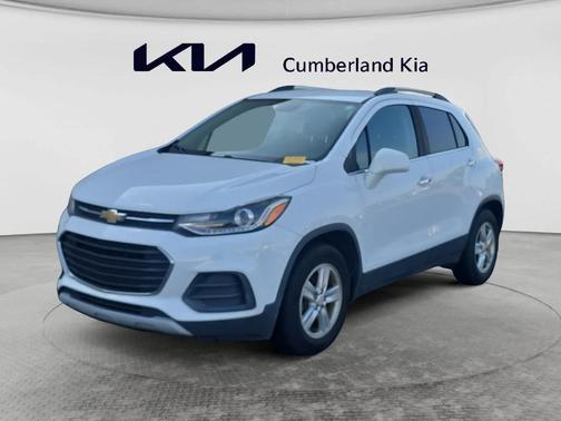Summit White 2018 Chevrolet Trax LT