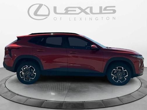 Cayenne Orange Metallic 2024 Chevrolet Trax LT