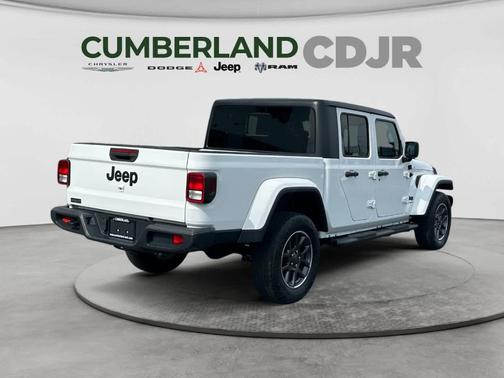 Bright White Clearcoat 2020 Jeep Gladiator Sport