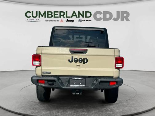 Limited Edition Gobi Clearcoat 2022 Jeep Gladiator Sport