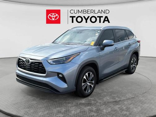 Moon Dust 2023 Toyota Highlander XLE