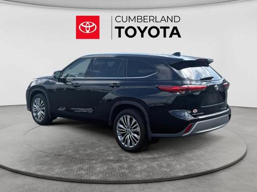 Midnight Black Metallic 2021 Toyota Highlander Platinum