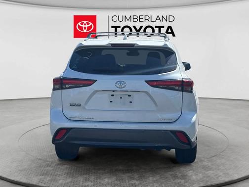 Wind Chill Pearl 2023 Toyota Highlander Limited