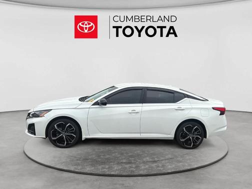 White 2024 Nissan Altima 2.5 SR