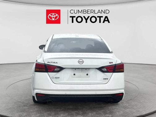 White 2024 Nissan Altima 2.5 SR