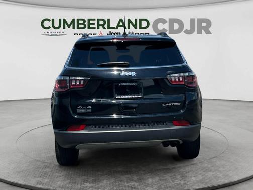 Diamond Black 2022 Jeep Compass Limited