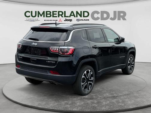 Diamond Black 2022 Jeep Compass Limited