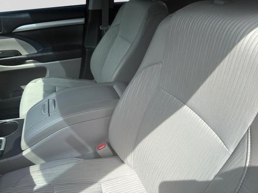 Alumina Jade Metallic 2016 Toyota Highlander LE Plus