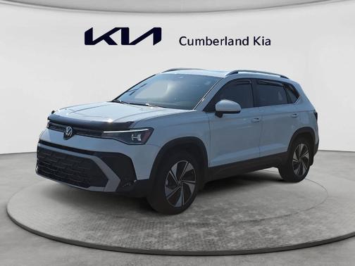 Pure White 2025 Volkswagen Taos 1.5T SE