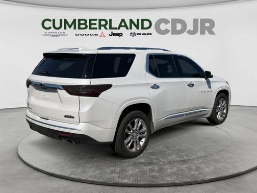 Iridescent Pearl Tricoat 2021 Chevrolet Traverse High Country