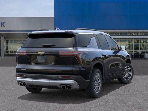 Mosaic Black Metallic 2026 Chevrolet Traverse LT
