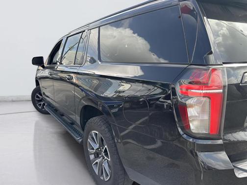 Black 2022 Chevrolet Suburban Z71