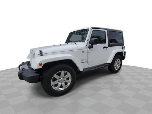 Bright White Clearcoat 2013 Jeep Wrangler Sahara