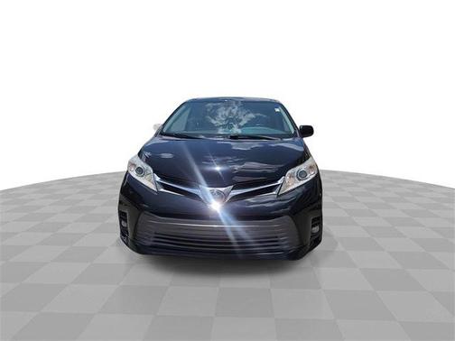 2019 Toyota Sienna XLE