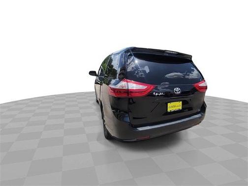 2019 Toyota Sienna XLE