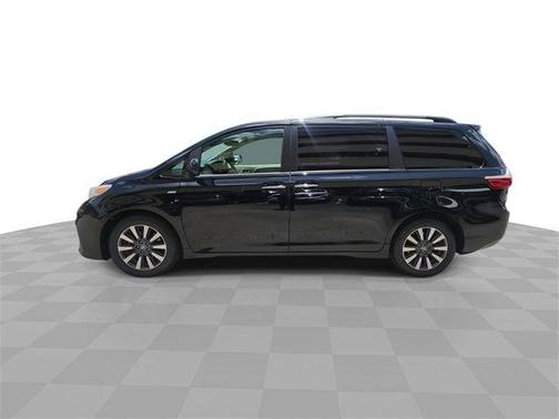 2019 Toyota Sienna XLE