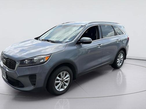 Everlasting Silver 2020 Kia Sorento LX