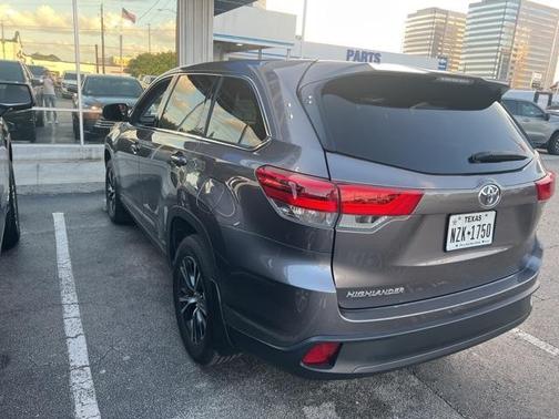 2019 Toyota Highlander LE