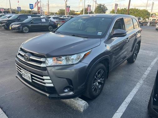 2019 Toyota Highlander LE