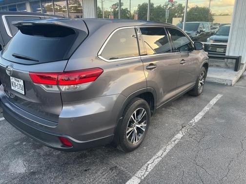 2019 Toyota Highlander LE