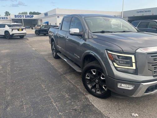 2021 Nissan Titan Platinum Reserve