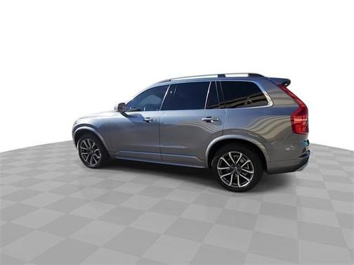 2019 Volvo XC90 T6 Momentum