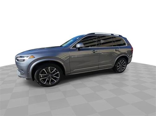 2019 Volvo XC90 T6 Momentum