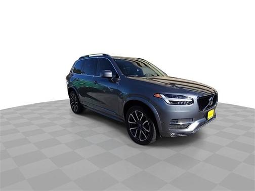 2019 Volvo XC90 T6 Momentum
