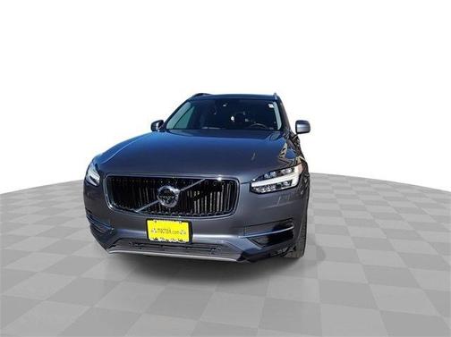 2019 Volvo XC90 T6 Momentum