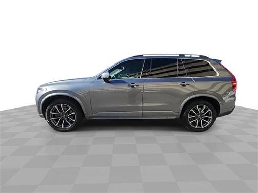 2019 Volvo XC90 T6 Momentum