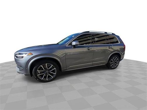 2019 Volvo XC90 T6 Momentum