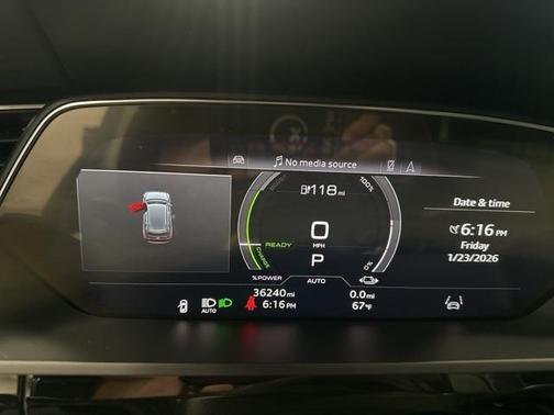 2022 Audi e-tron Premium Plus