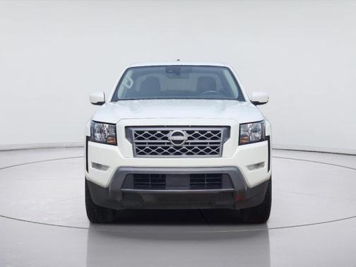 Glacier White 2024 Nissan Frontier SV