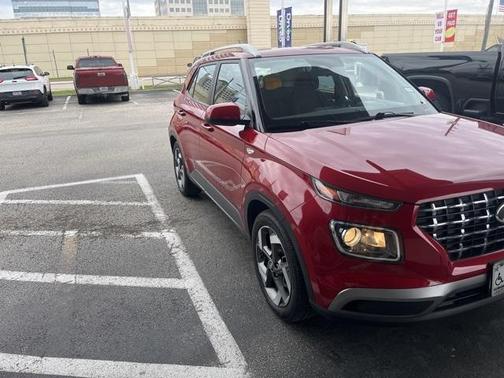 2023 Hyundai VENUE SEL