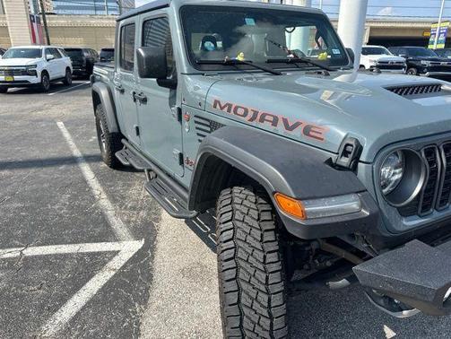 Anvil Clearcoat 2024 Jeep Gladiator Mojave